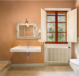 8 Bedroom Villa with Pool near Certaldo, Tuscany, Sleeps 14 - 15